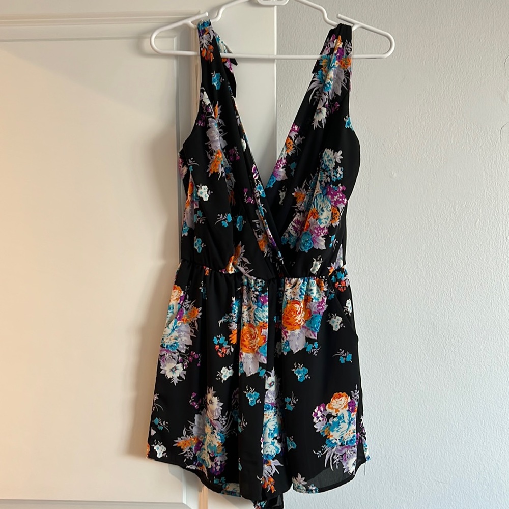 Comfy Stylish Floral Romper - Women’s